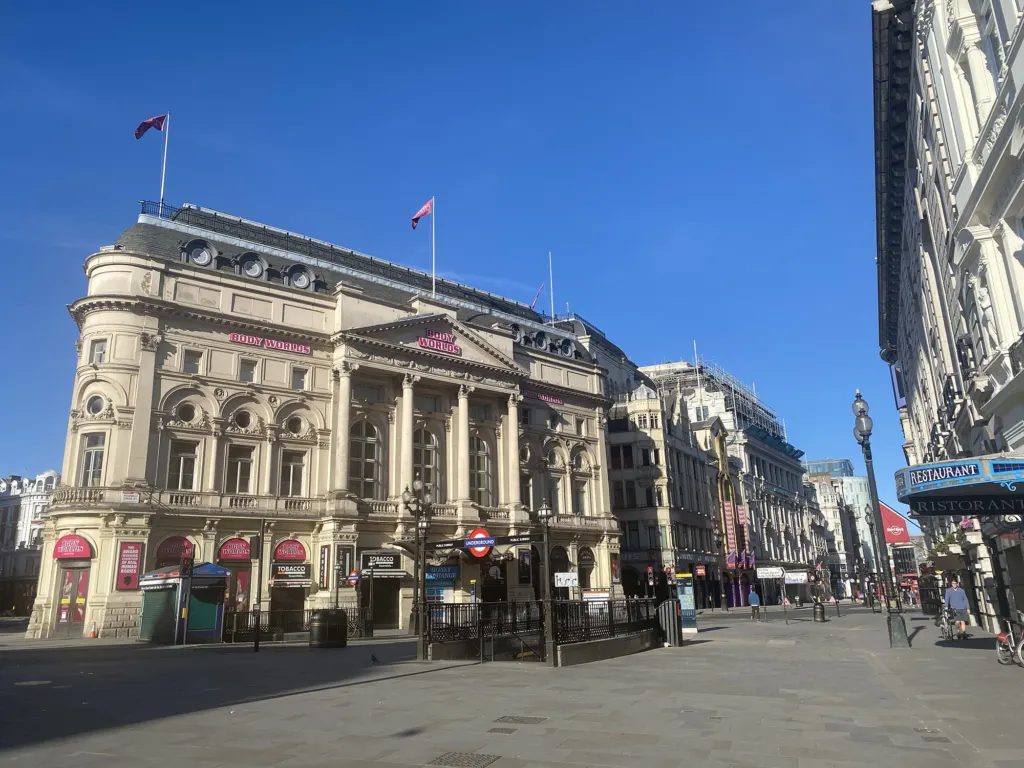 London Lockdown 2020 — documentary and landscape photograph in London, UK, frame 34 of 44.